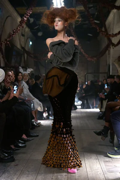 Look 17